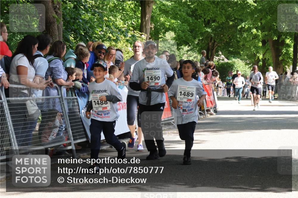17.05.2025 - Störlauf Strokosch-Dieckow http://msf.ph/oto/7850777 17.05.2025 14:49:11 Ziel 1488, 1490, 1489, 05 meine-sportfotos.de