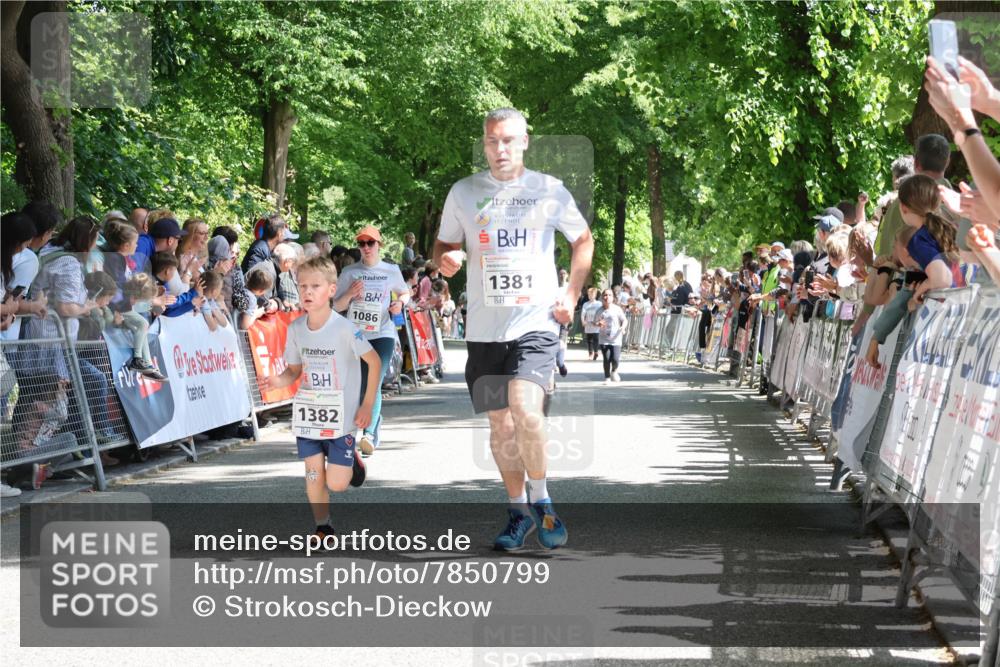17.05.2025 - Störlauf Strokosch-Dieckow http://msf.ph/oto/7850799 17.05.2025 14:49:23 Ziel 1382, 1086, 1381 meine-sportfotos.de