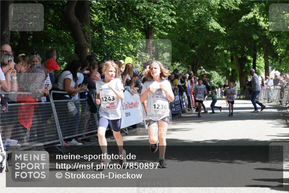 17.05.2025 - Störlauf Strokosch-Dieckow http://msf.ph/oto/7850897 17.05.2025 14:50:25 Ziel 1243, 1236, 1239 meine-sportfotos.de