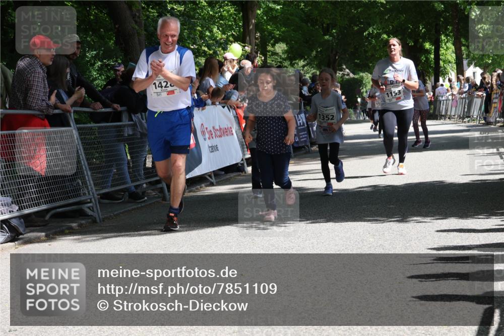 17.05.2025 - Störlauf Strokosch-Dieckow http://msf.ph/oto/7851109 17.05.2025 14:53:00 Ziel 142, 1352, 1153 meine-sportfotos.de