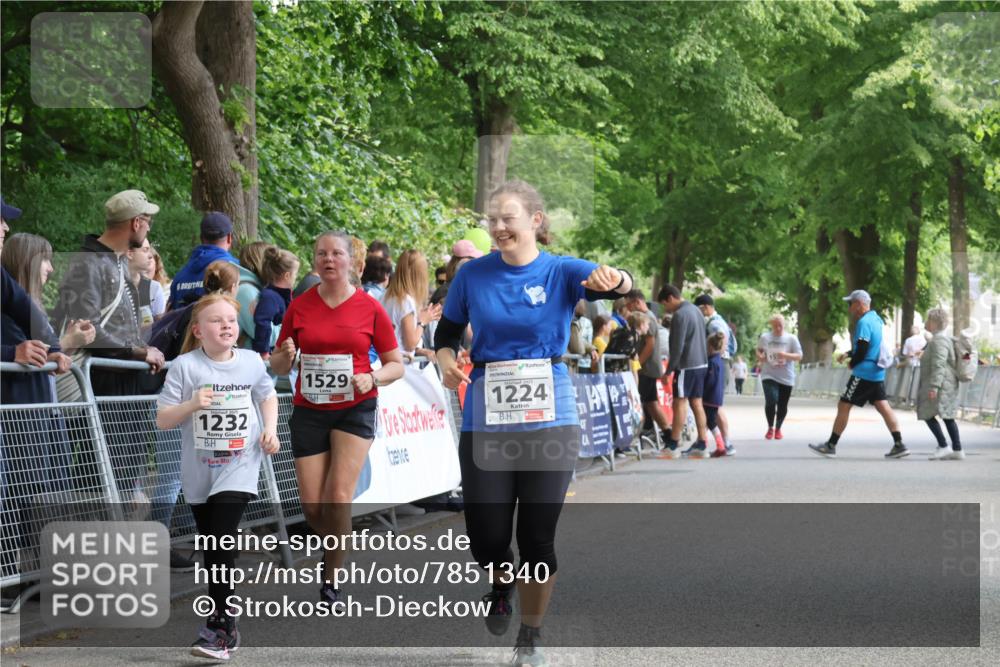 17.05.2025 - Störlauf Strokosch-Dieckow http://msf.ph/oto/7851340 17.05.2025 14:56:05 Ziel 1232, 1529, 1224 meine-sportfotos.de