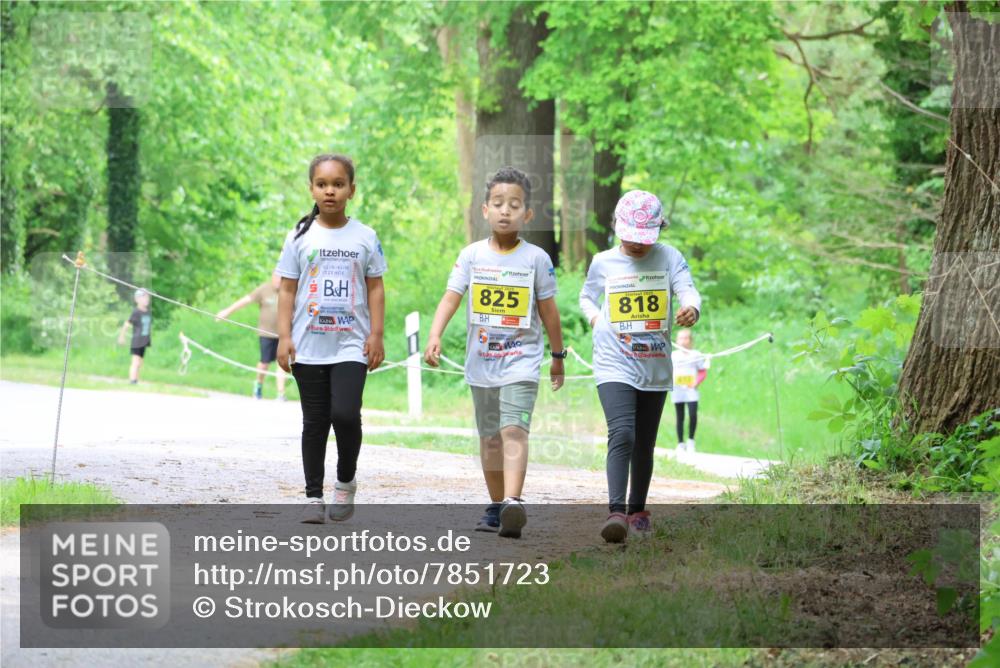 17.05.2025 - Störlauf Strokosch-Dieckow http://msf.ph/oto/7851723 17.05.2025 14:15:54 Laufen 825, 818 meine-sportfotos.de