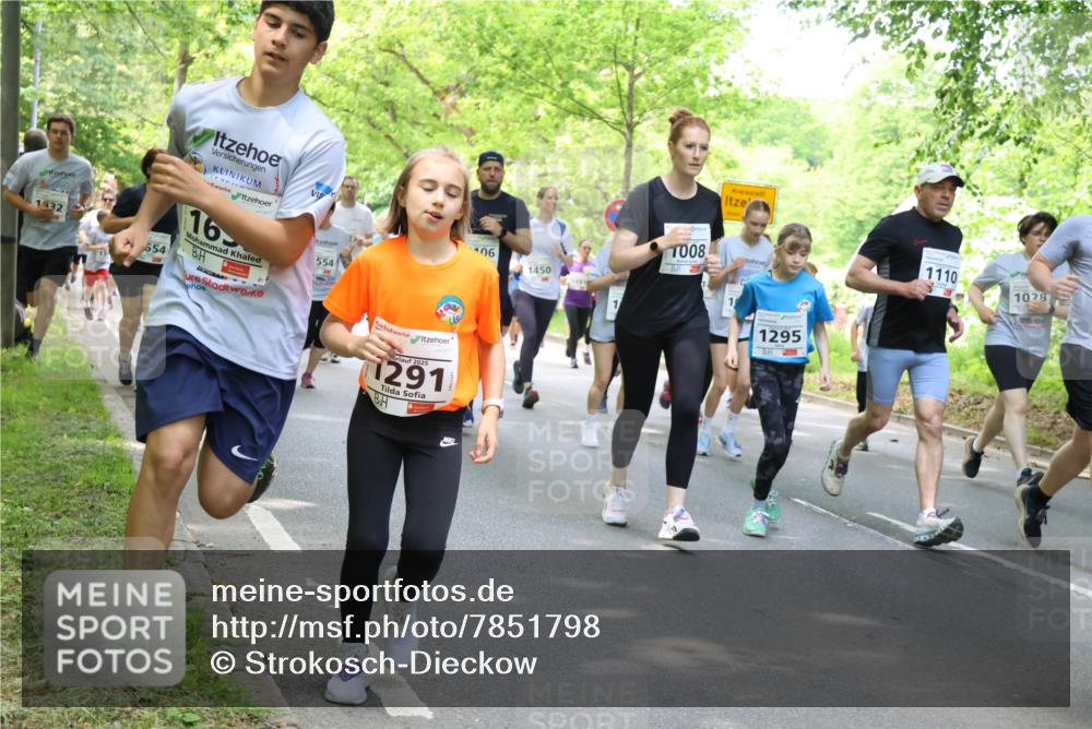 17.05.2025 - Störlauf Strokosch-Dieckow http://msf.ph/oto/7851798 17.05.2025 14:17:16 Laufen 1432, 13, 654, 16, 554, 2025, 291, 06, 1450, 1, 08, 1295, 1110, 1028 meine-sportfotos.de