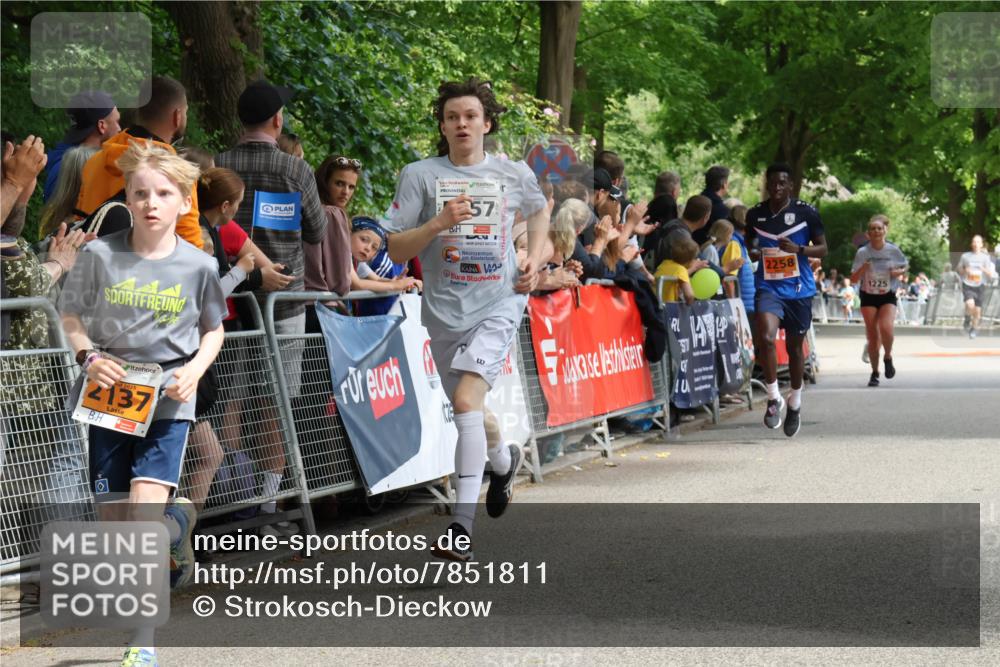 17.05.2025 - Störlauf Strokosch-Dieckow http://msf.ph/oto/7851811 17.05.2025 15:23:51 Ziel 57, 2025, 2137, 32, 2258, 1225 meine-sportfotos.de