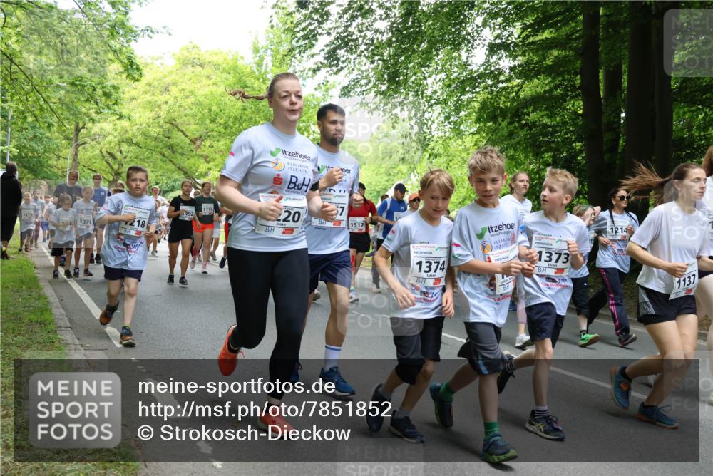 17.05.2025 - Störlauf Strokosch-Dieckow http://msf.ph/oto/7851852 17.05.2025 14:17:38 Laufen 1473, 401371, 218, 1115, 492, 2025, 20, 1517, 1374, 1373, 1214, 11, 1137 meine-sportfotos.de