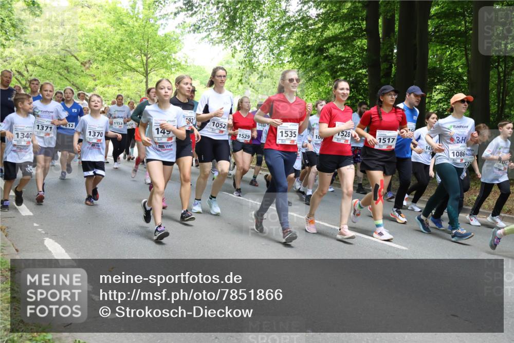 17.05.2025 - Störlauf Strokosch-Dieckow http://msf.ph/oto/7851866 17.05.2025 14:17:40 Laufen 1340, 1371, 12, 1370, 1153, 437, 92, 1052, 1480, 145, 1535, 1528, 10, 1529, 1517, 145, 1086, 04 meine-sportfotos.de