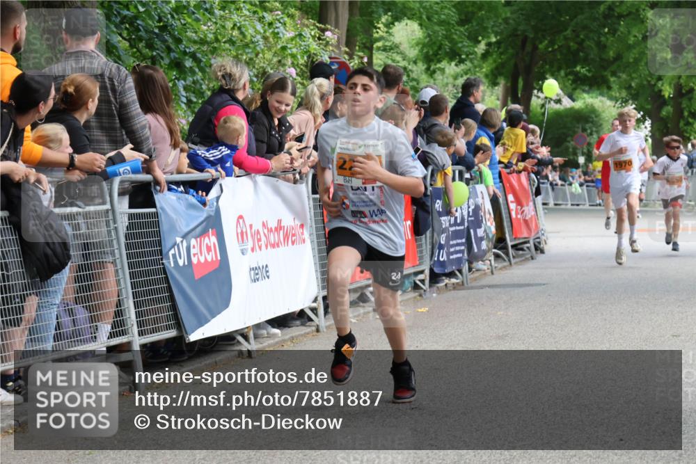17.05.2025 - Störlauf Strokosch-Dieckow http://msf.ph/oto/7851887 17.05.2025 15:25:00 Ziel 22, 24, 1970 meine-sportfotos.de