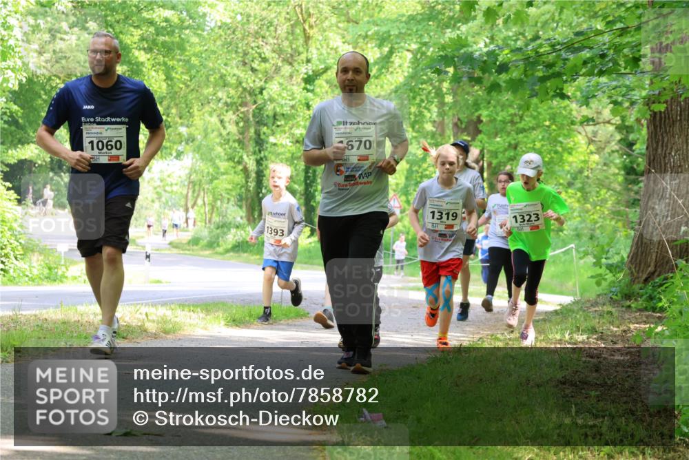 17.05.2025 - Störlauf Strokosch-Dieckow http://msf.ph/oto/7858782 17.05.2025 14:55:15 Laufen 1060, 1393, 670, 3, 1319, 1323 meine-sportfotos.de