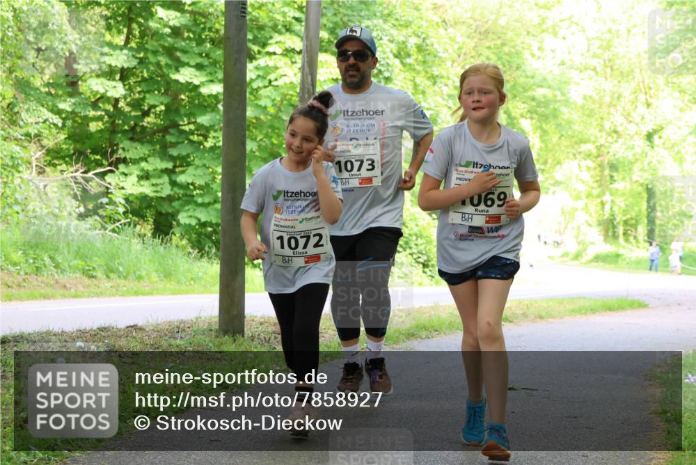 17.05.2025 - Störlauf Strokosch-Dieckow http://msf.ph/oto/7858927 17.05.2025 14:56:01 Laufen 2025, 1072, 1073, 069 meine-sportfotos.de