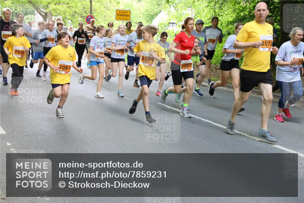 17.05.2025 - Störlauf Strokosch-Dieckow http://msf.ph/oto/7859231 17.05.2025 15:01:24 Laufen 2211, 2040, 2087, 1850, 105, 2071, 2002, 2072 meine-sportfotos.de