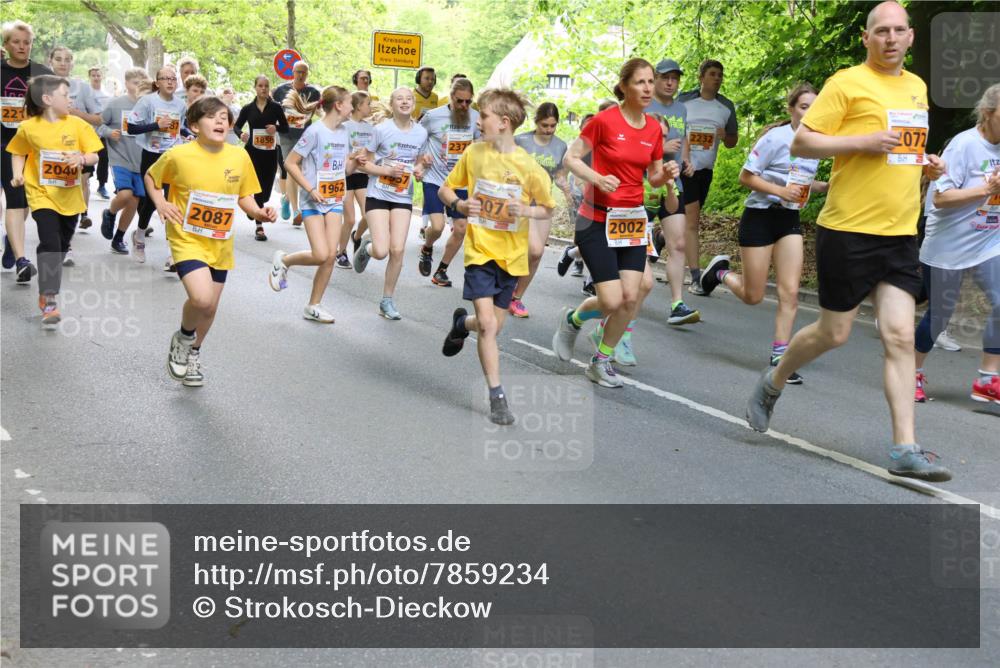 17.05.2025 - Störlauf Strokosch-Dieckow http://msf.ph/oto/7859234 17.05.2025 15:01:25 Laufen 2040, 2087, 1850, 237, 1962, 207, 2002, 2232, 072 meine-sportfotos.de