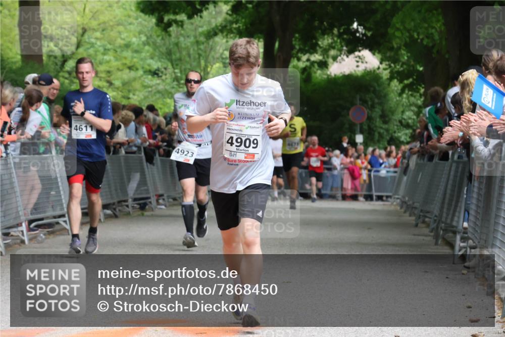 17.05.2025 - Störlauf Strokosch-Dieckow http://msf.ph/oto/7868450 17.05.2025 18:52:55 Ziel 4611, 4923, 4909 meine-sportfotos.de