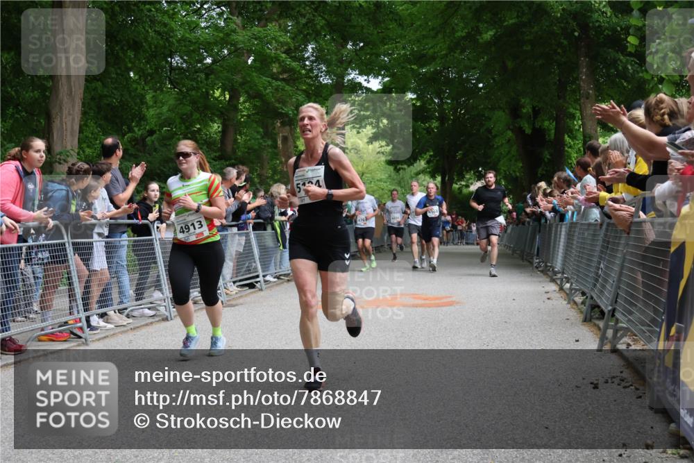 17.05.2025 - Störlauf Strokosch-Dieckow http://msf.ph/oto/7868847 17.05.2025 18:54:45 Ziel 4913, 4964, 476, 4491 meine-sportfotos.de