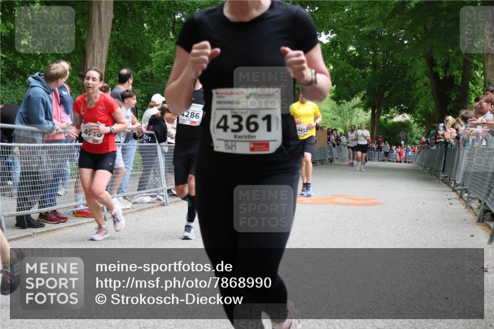 17.05.2025 - Störlauf Strokosch-Dieckow http://msf.ph/oto/7868990 17.05.2025 18:55:26 Ziel 4940, 4286, 2025, 4361, 4452 meine-sportfotos.de