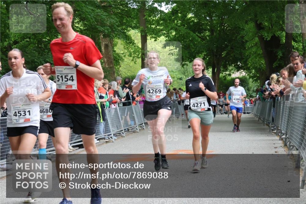 17.05.2025 - Störlauf Strokosch-Dieckow http://msf.ph/oto/7869088 17.05.2025 18:56:06 Ziel 2025, 4531, 4680, 5154, 4269, 49, 4380, 4271 meine-sportfotos.de