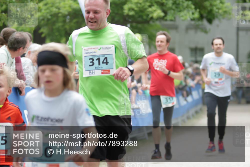 17.05.2025 - Störlauf H.Heesch http://msf.ph/oto/7893288 17.05.2025 13:41:35 Ziel 025, 5, 40, 2025, 314, 317 meine-sportfotos.de