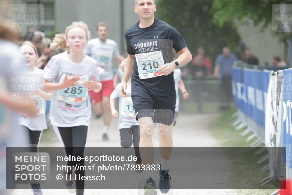 17.05.2025 - Störlauf H.Heesch http://msf.ph/oto/7893383 17.05.2025 13:42:11 Ziel 285, 2025, 210, 11 meine-sportfotos.de
