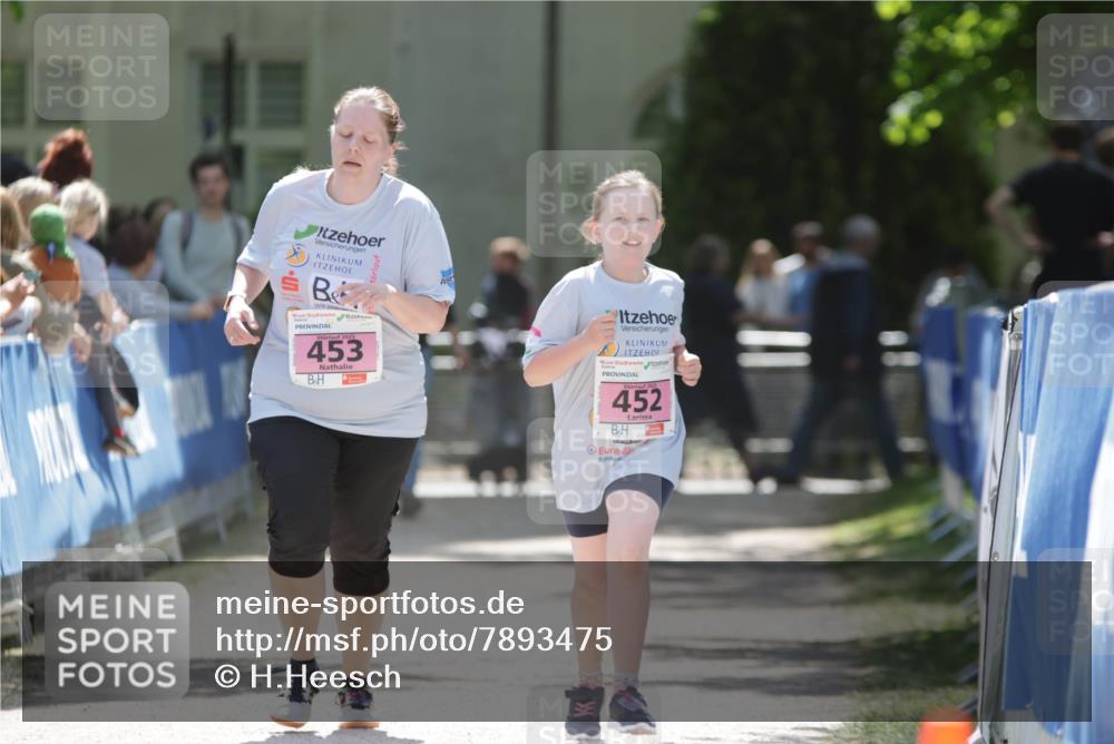 17.05.2025 - Störlauf H.Heesch http://msf.ph/oto/7893475 17.05.2025 14:03:20 Ziel 2025, 453, 452 meine-sportfotos.de