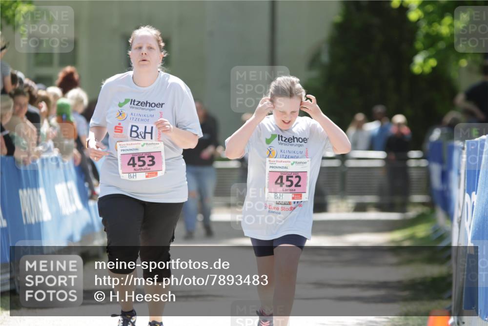 17.05.2025 - Störlauf H.Heesch http://msf.ph/oto/7893483 17.05.2025 14:03:22 Ziel 2025, 453, 2025, 452 meine-sportfotos.de
