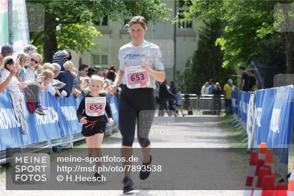 17.05.2025 - Störlauf H.Heesch http://msf.ph/oto/7893538 17.05.2025 14:04:59 Ziel 654, 653 meine-sportfotos.de