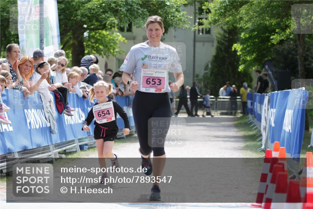 17.05.2025 - Störlauf H.Heesch http://msf.ph/oto/7893547 17.05.2025 14:05:00 Ziel 654, 653 meine-sportfotos.de