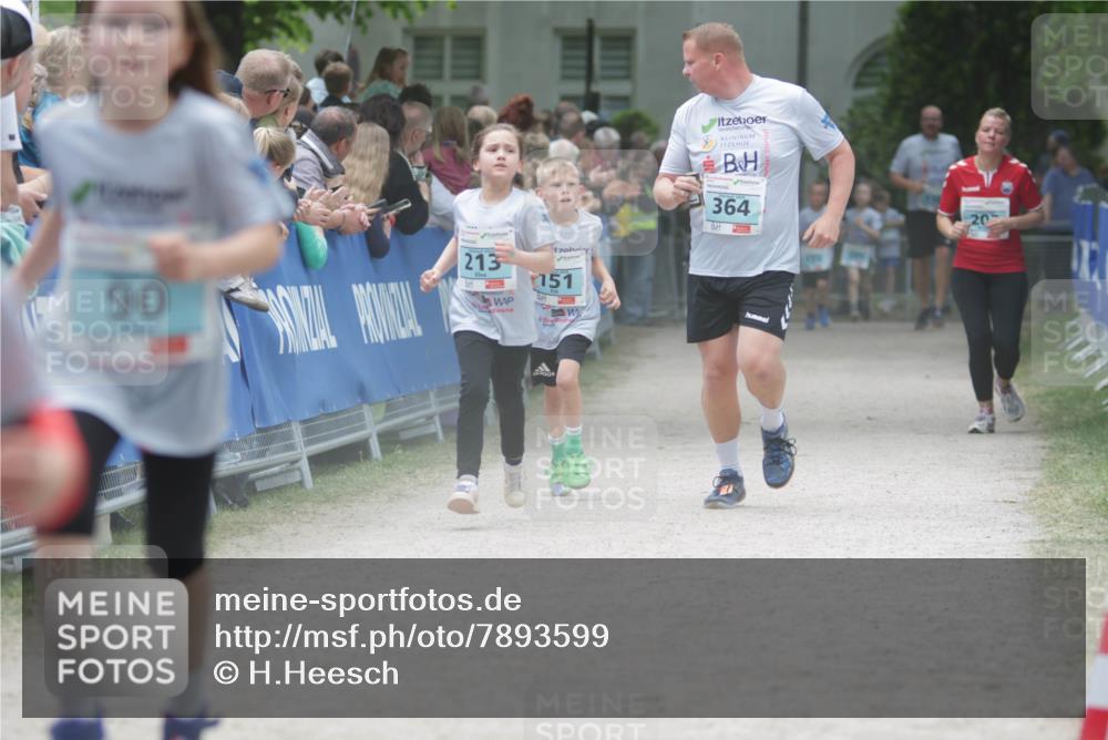 17.05.2025 - Störlauf H.Heesch http://msf.ph/oto/7893599 17.05.2025 13:43:11 Ziel 213, 90, 364, 20, 151 meine-sportfotos.de
