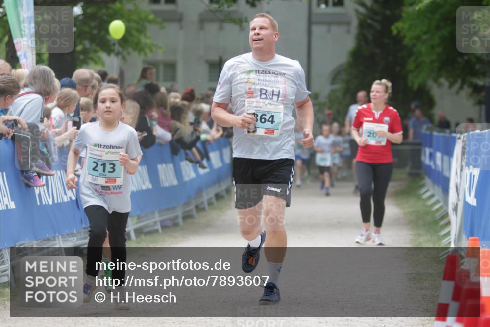 17.05.2025 - Störlauf H.Heesch http://msf.ph/oto/7893607 17.05.2025 13:43:12 Ziel 213, 364, 20 meine-sportfotos.de