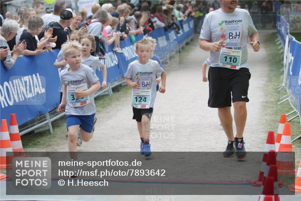 17.05.2025 - Störlauf H.Heesch http://msf.ph/oto/7893642 17.05.2025 13:43:22 Ziel 3, 9929, 124, 2025, 110 meine-sportfotos.de