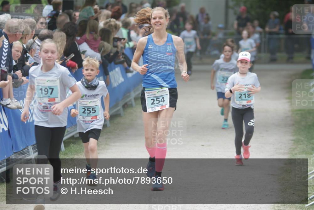 17.05.2025 - Störlauf H.Heesch http://msf.ph/oto/7893650 17.05.2025 13:43:29 Ziel 197, 255, 254, 218 meine-sportfotos.de