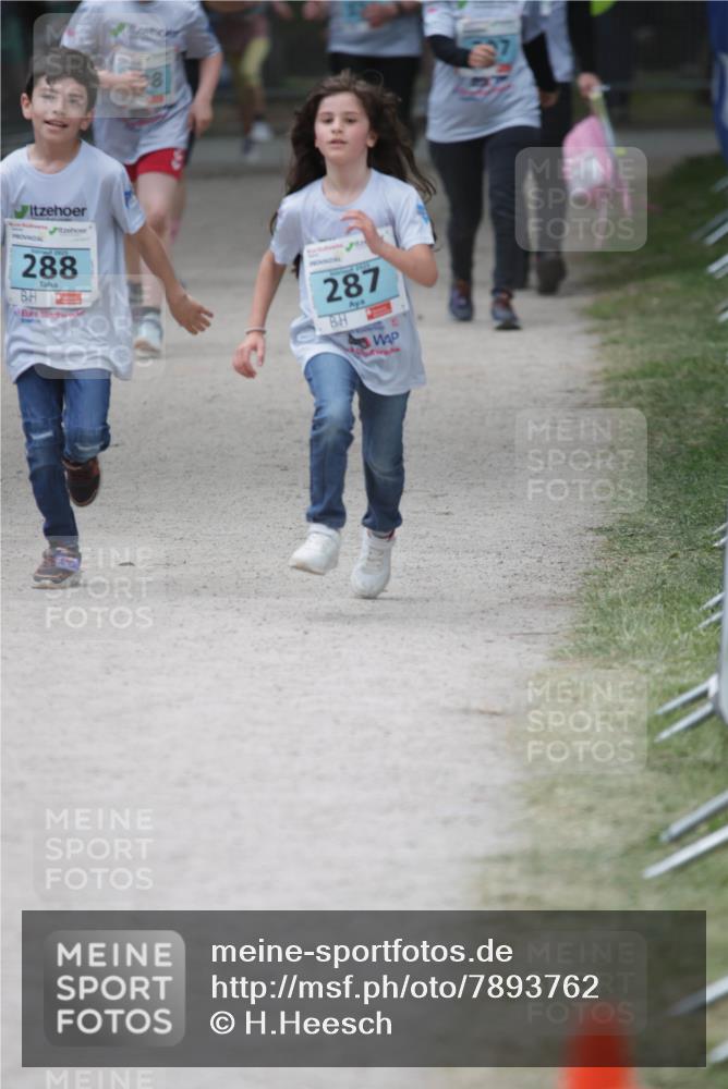 17.05.2025 - Störlauf H.Heesch http://msf.ph/oto/7893762 17.05.2025 13:44:04 Ziel 58, 288, 287 meine-sportfotos.de