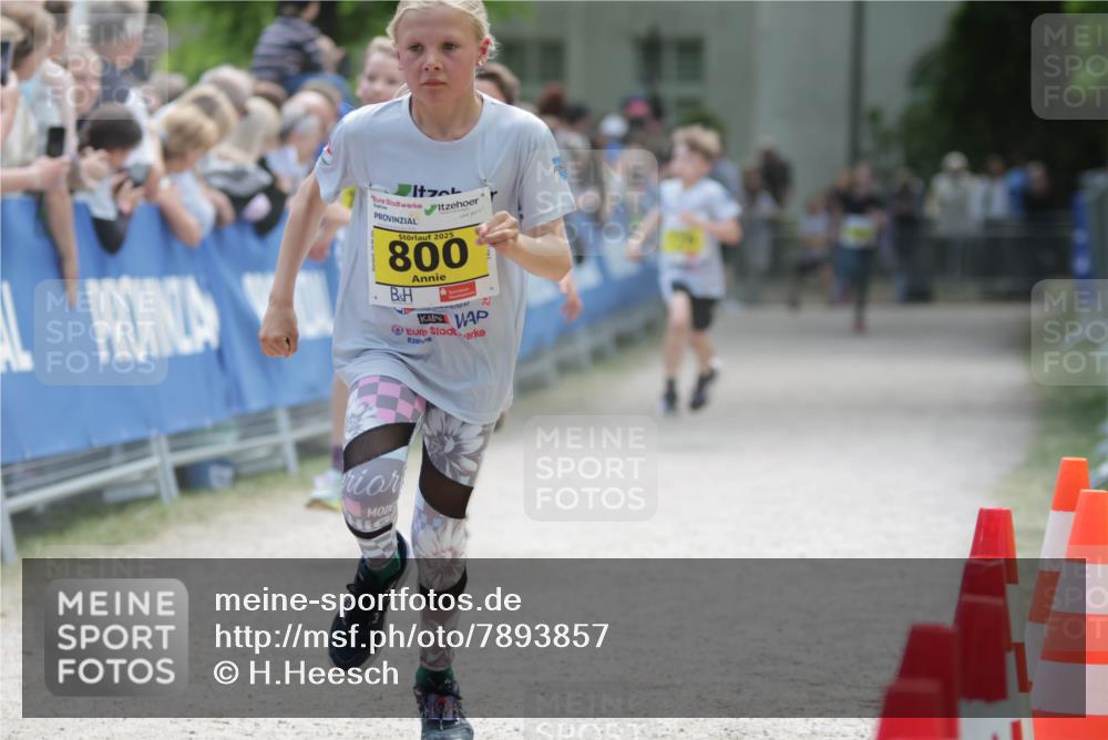 17.05.2025 - Störlauf H.Heesch http://msf.ph/oto/7893857 17.05.2025 14:10:42 Ziel 2025, 800, 2 meine-sportfotos.de