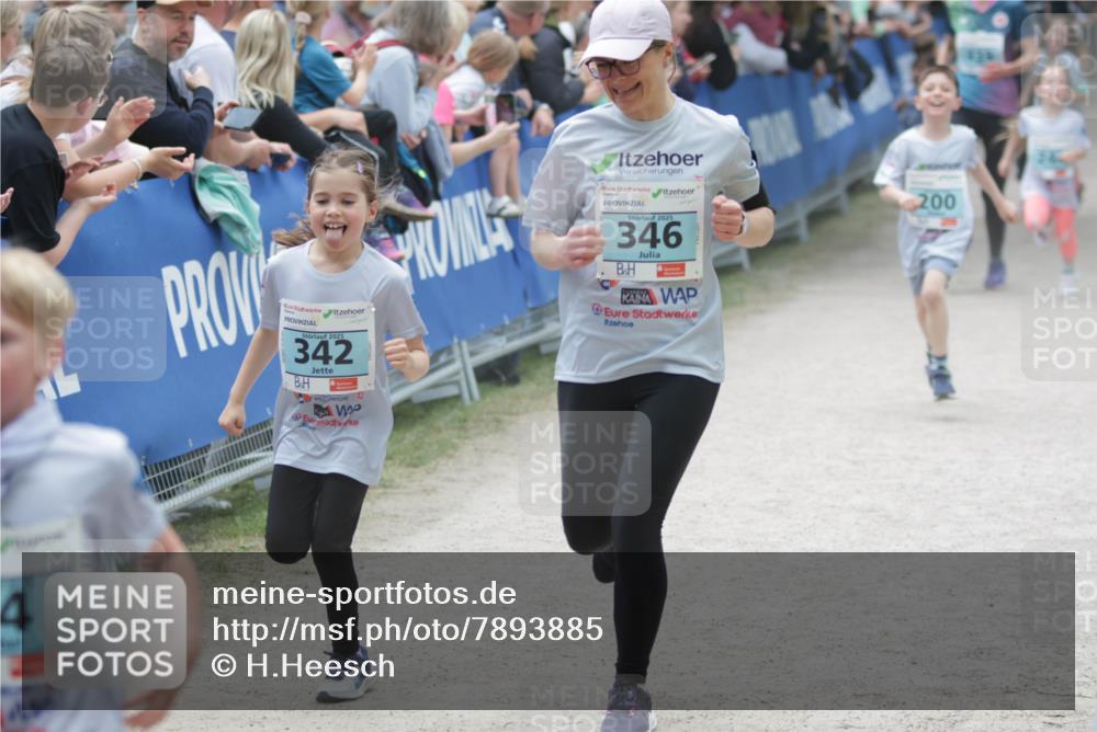 17.05.2025 - Störlauf H.Heesch http://msf.ph/oto/7893885 17.05.2025 13:44:48 Ziel 4, 2025, 342, 2025, 346, 200 meine-sportfotos.de