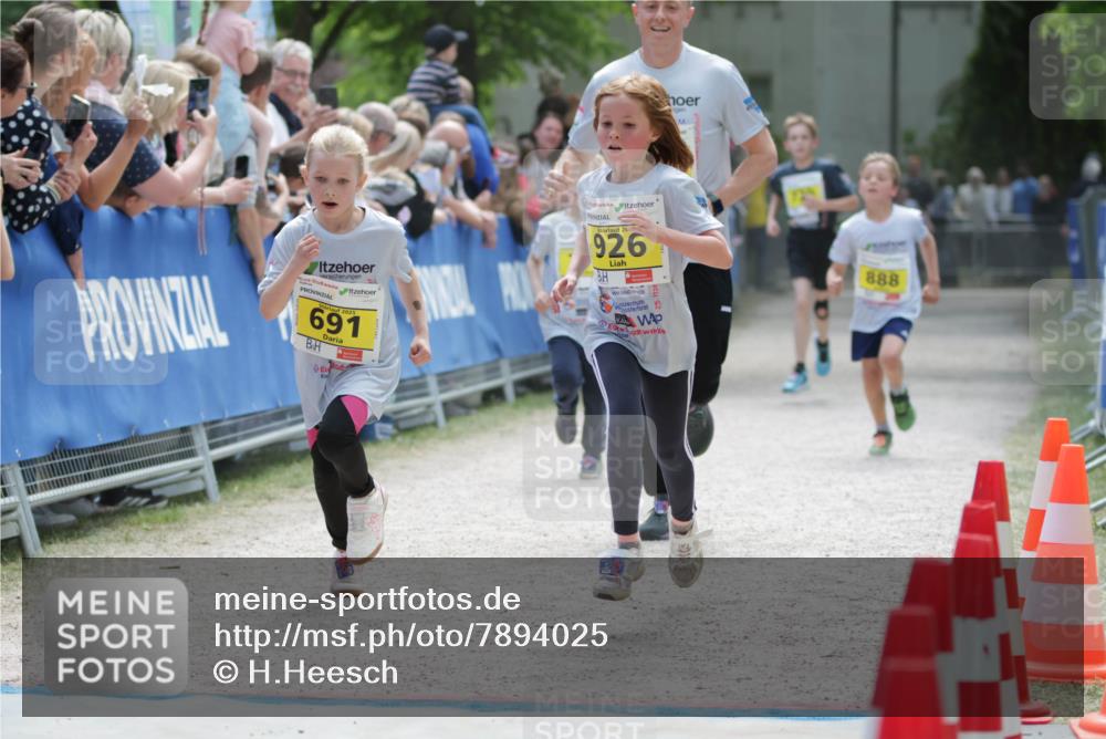 17.05.2025 - Störlauf H.Heesch http://msf.ph/oto/7894025 17.05.2025 14:11:40 Ziel 17, 4, 691, 20, 926, 888 meine-sportfotos.de