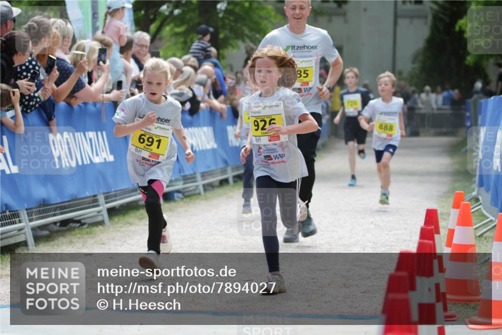17.05.2025 - Störlauf H.Heesch http://msf.ph/oto/7894027 17.05.2025 14:11:40 Ziel 2025, 691, 2025, 925, 25, 85, 888 meine-sportfotos.de
