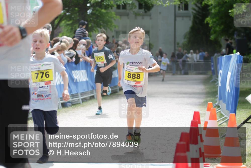 17.05.2025 - Störlauf H.Heesch http://msf.ph/oto/7894039 17.05.2025 14:11:42 Ziel 2025, 776, 720, 888 meine-sportfotos.de