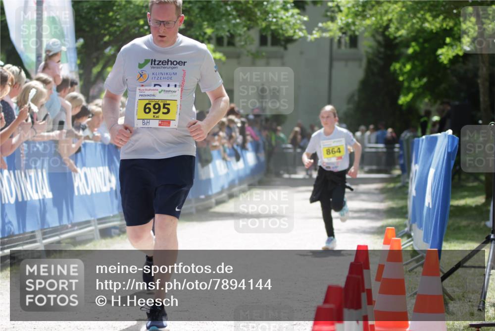 17.05.2025 - Störlauf H.Heesch http://msf.ph/oto/7894144 17.05.2025 14:12:07 Ziel 2025, 695, 864 meine-sportfotos.de