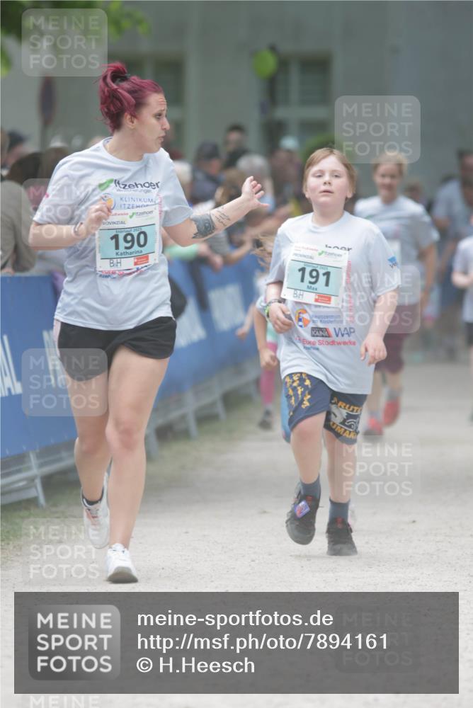 17.05.2025 - Störlauf H.Heesch http://msf.ph/oto/7894161 17.05.2025 13:46:08 Ziel 2025, 190, 191 meine-sportfotos.de