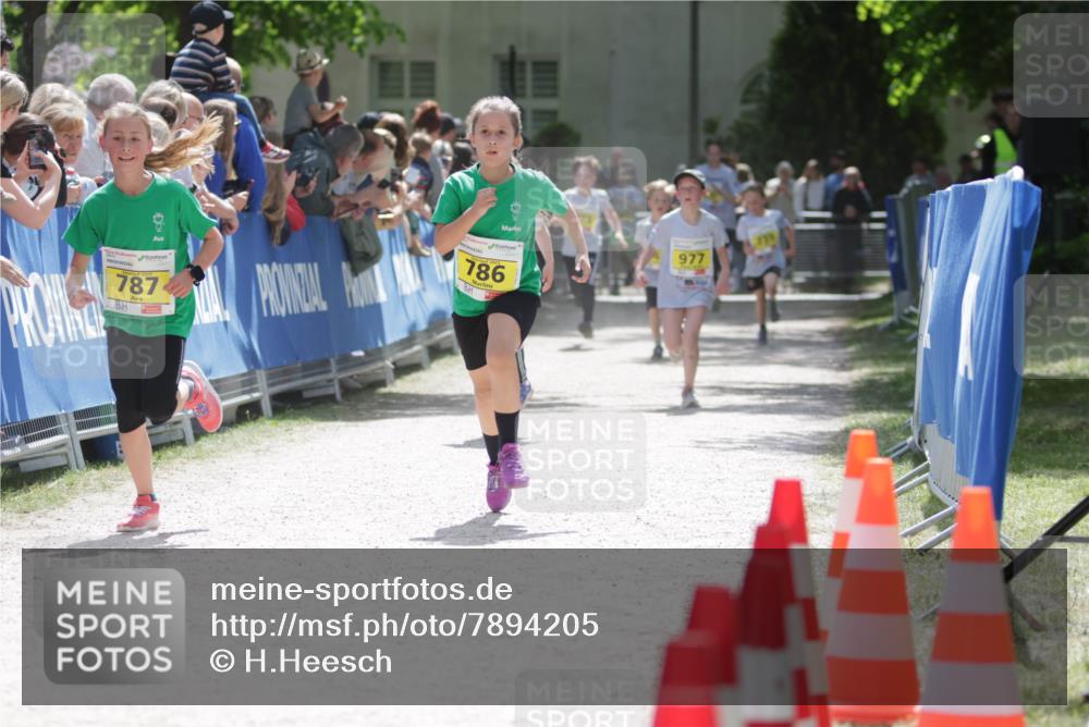 17.05.2025 - Störlauf H.Heesch http://msf.ph/oto/7894205 17.05.2025 14:12:21 Ziel 2025, 787, 786, 977 meine-sportfotos.de