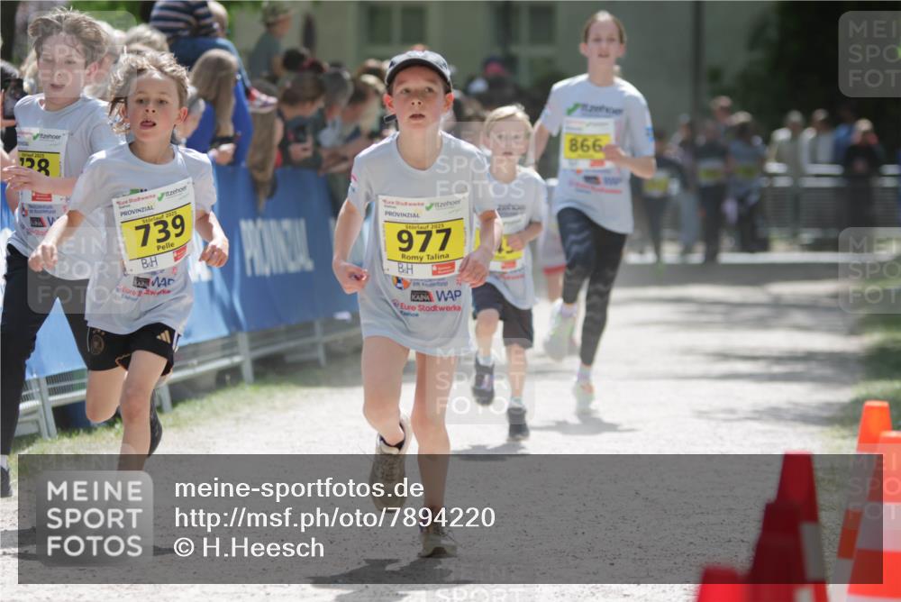 17.05.2025 - Störlauf H.Heesch http://msf.ph/oto/7894220 17.05.2025 14:12:25 Ziel 8, 2025, 739, 2025, 977, 866 meine-sportfotos.de
