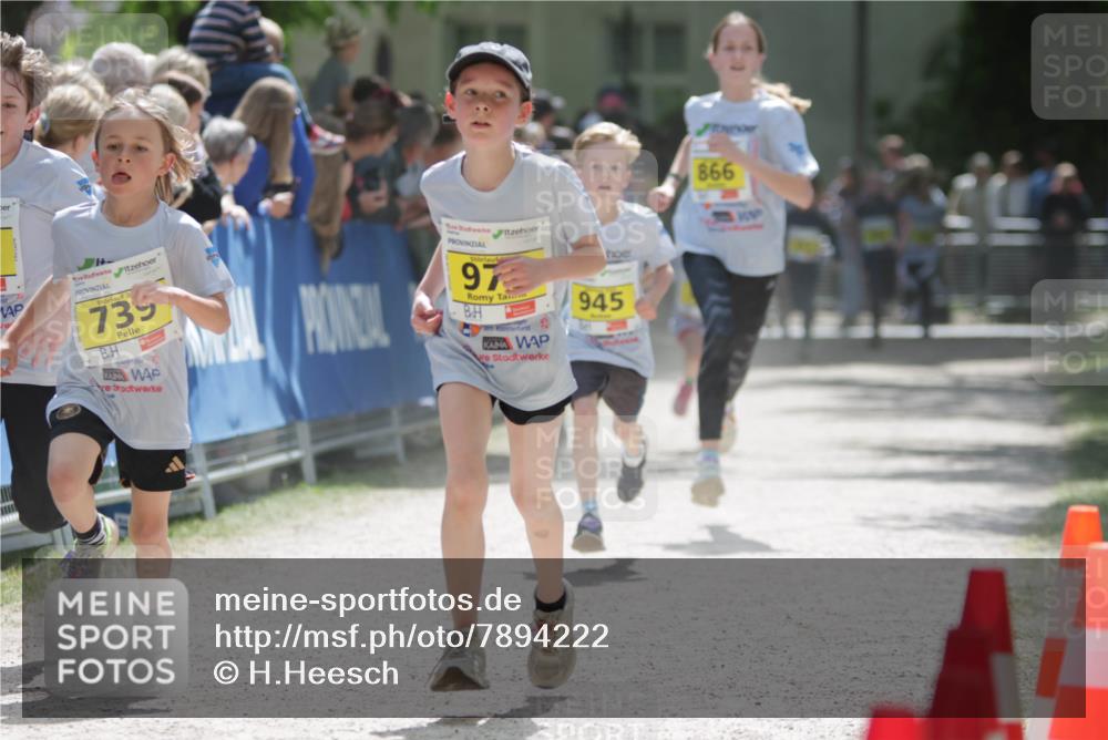 17.05.2025 - Störlauf H.Heesch http://msf.ph/oto/7894222 17.05.2025 14:12:25 Ziel 2, 739, 97, 945, 866 meine-sportfotos.de