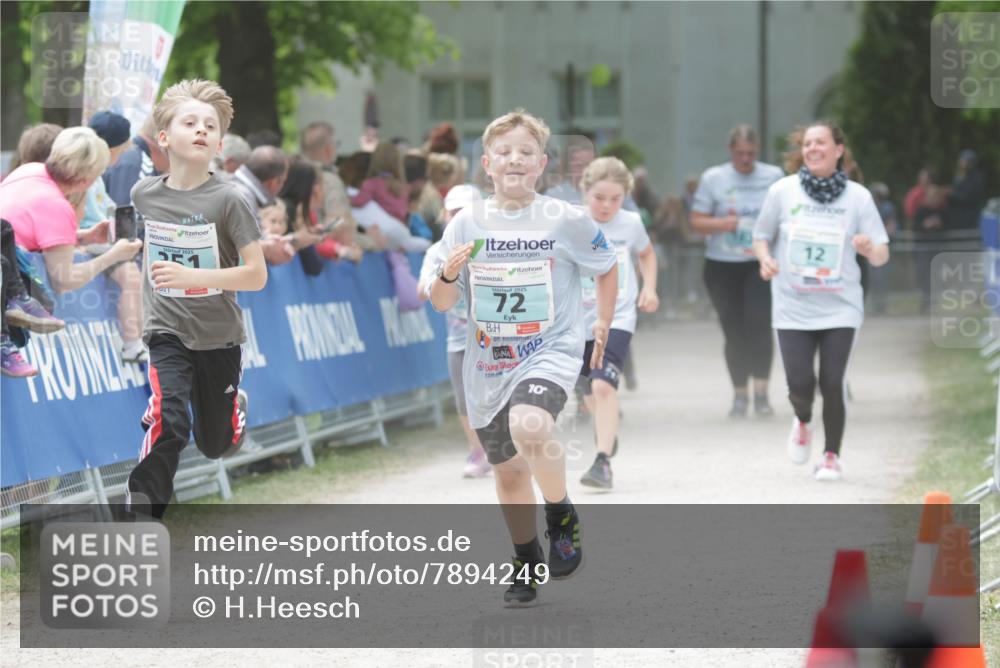 17.05.2025 - Störlauf H.Heesch http://msf.ph/oto/7894249 17.05.2025 13:46:40 Ziel 2025, 2025, 72, 00, 10, 12 meine-sportfotos.de