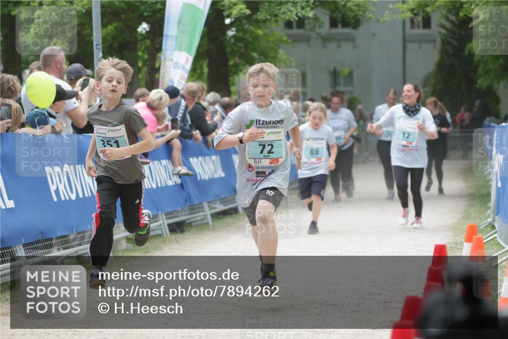 17.05.2025 - Störlauf H.Heesch http://msf.ph/oto/7894262 17.05.2025 13:46:40 Ziel 351, 72, 10, 88, 12 meine-sportfotos.de