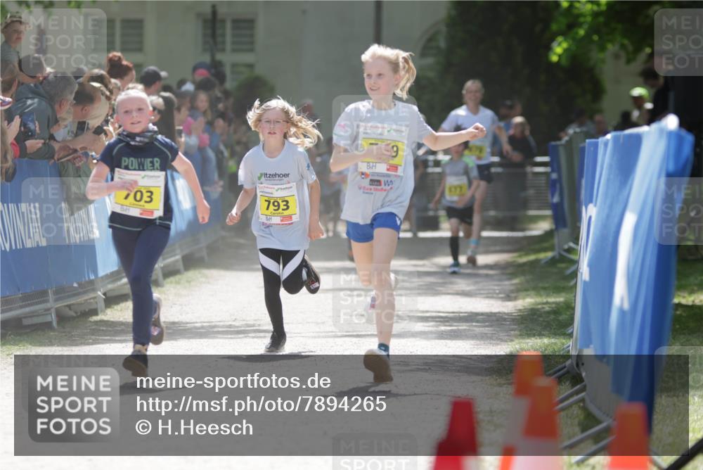 17.05.2025 - Störlauf H.Heesch http://msf.ph/oto/7894265 17.05.2025 14:12:32 Ziel 703, 793, 177 meine-sportfotos.de