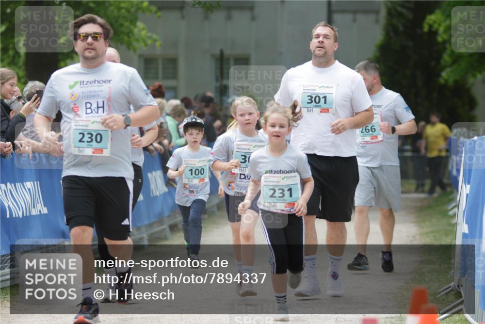 17.05.2025 - Störlauf H.Heesch http://msf.ph/oto/7894337 17.05.2025 13:46:54 Ziel 230, 100, 30, 231, 2025, 301, 266 meine-sportfotos.de