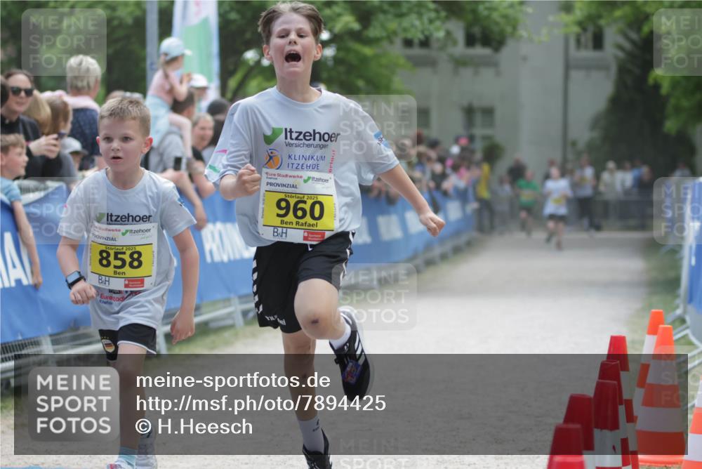 17.05.2025 - Störlauf H.Heesch http://msf.ph/oto/7894425 17.05.2025 14:13:35 Ziel 2025, 858, 2025, 960 meine-sportfotos.de