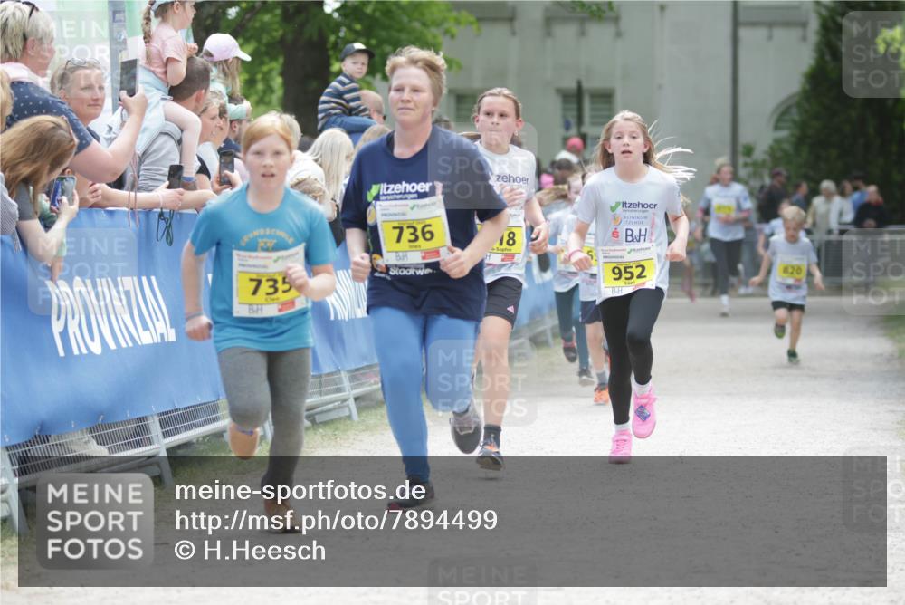 17.05.2025 - Störlauf H.Heesch http://msf.ph/oto/7894499 17.05.2025 14:14:04 Ziel 735, 736, 18, 952, 820 meine-sportfotos.de