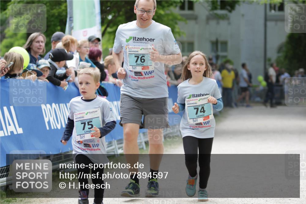 17.05.2025 - Störlauf H.Heesch http://msf.ph/oto/7894597 17.05.2025 13:48:38 Ziel 2025, 75, 25, 2025, 76, 2025, 74, 17 meine-sportfotos.de