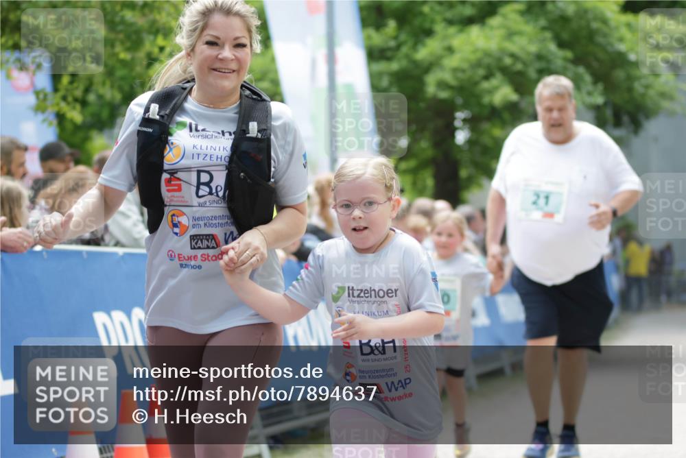 17.05.2025 - Störlauf H.Heesch http://msf.ph/oto/7894637 17.05.2025 13:49:38 Ziel 25, 25, 21 meine-sportfotos.de