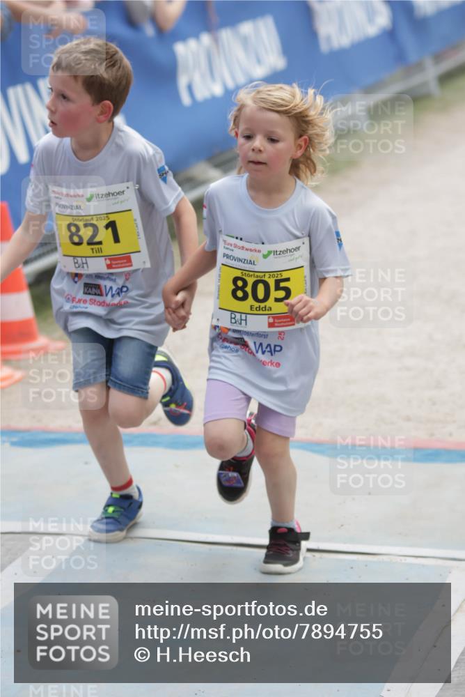 17.05.2025 - Störlauf H.Heesch http://msf.ph/oto/7894755 17.05.2025 14:14:47 Ziel 2025, 821, 2025, 805, 22 meine-sportfotos.de
