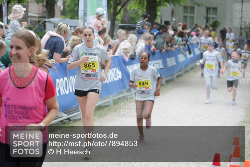 17.05.2025 - Störlauf H.Heesch http://msf.ph/oto/7894853 17.05.2025 14:15:12 Ziel 865, 849, 727, 726 meine-sportfotos.de
